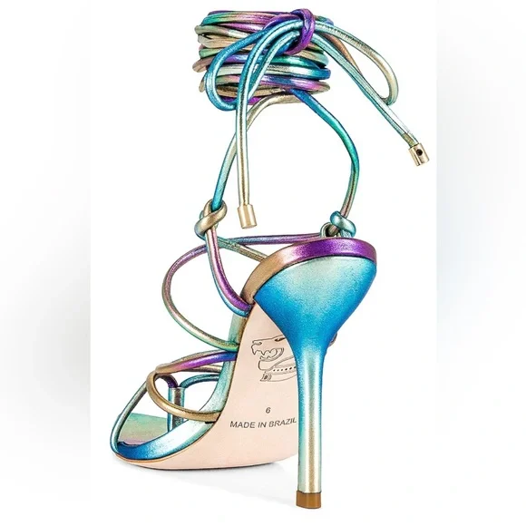 Comes with Original Box Iggy Heel in Multi
DUNDAS x REVOLVE, 7.5 - Picture 5 of 14